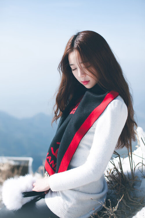 中国男篮锋线组合崭露头角 攻防兼备引关注，中国男篮中峰